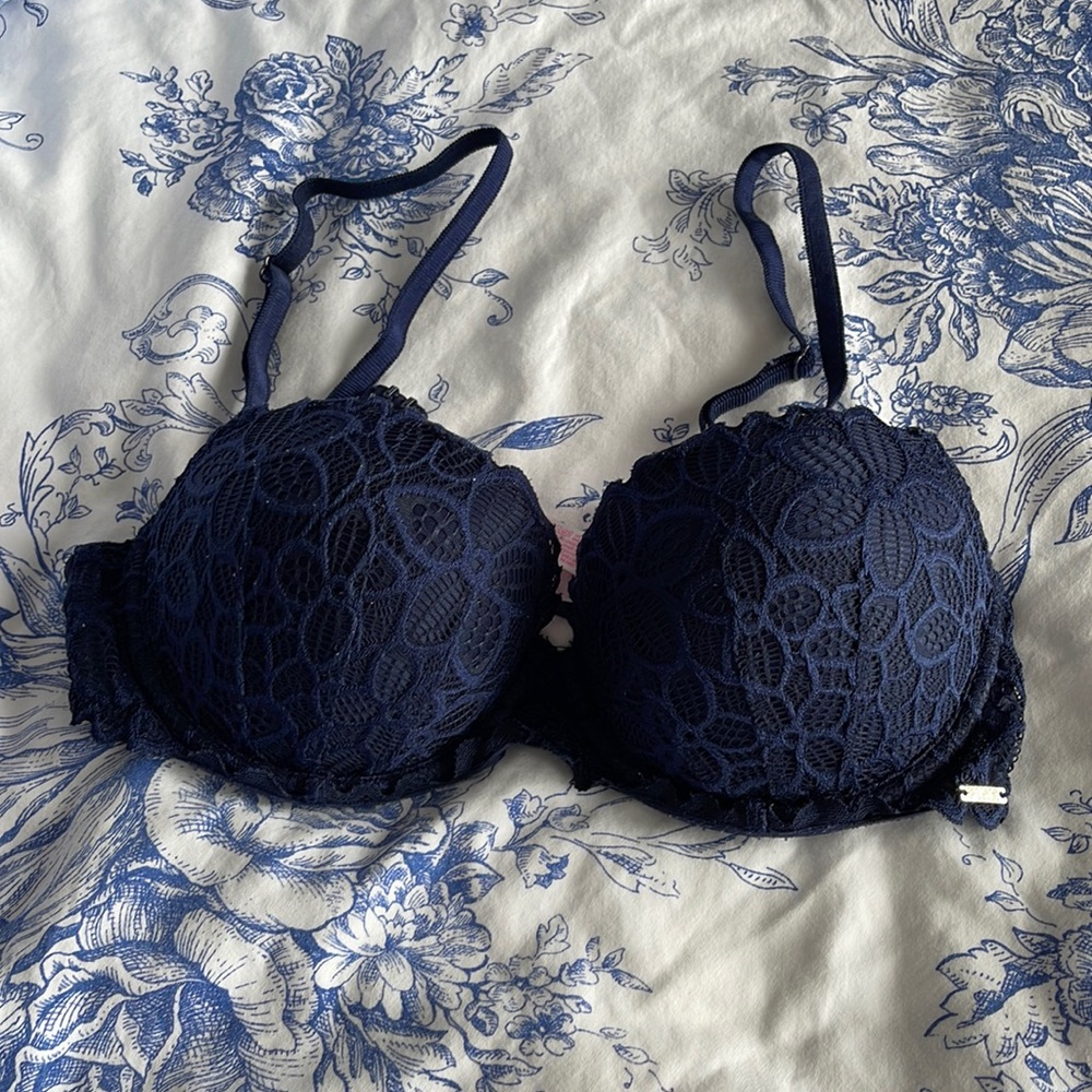 Victoria’s Secret PINK bra 34C